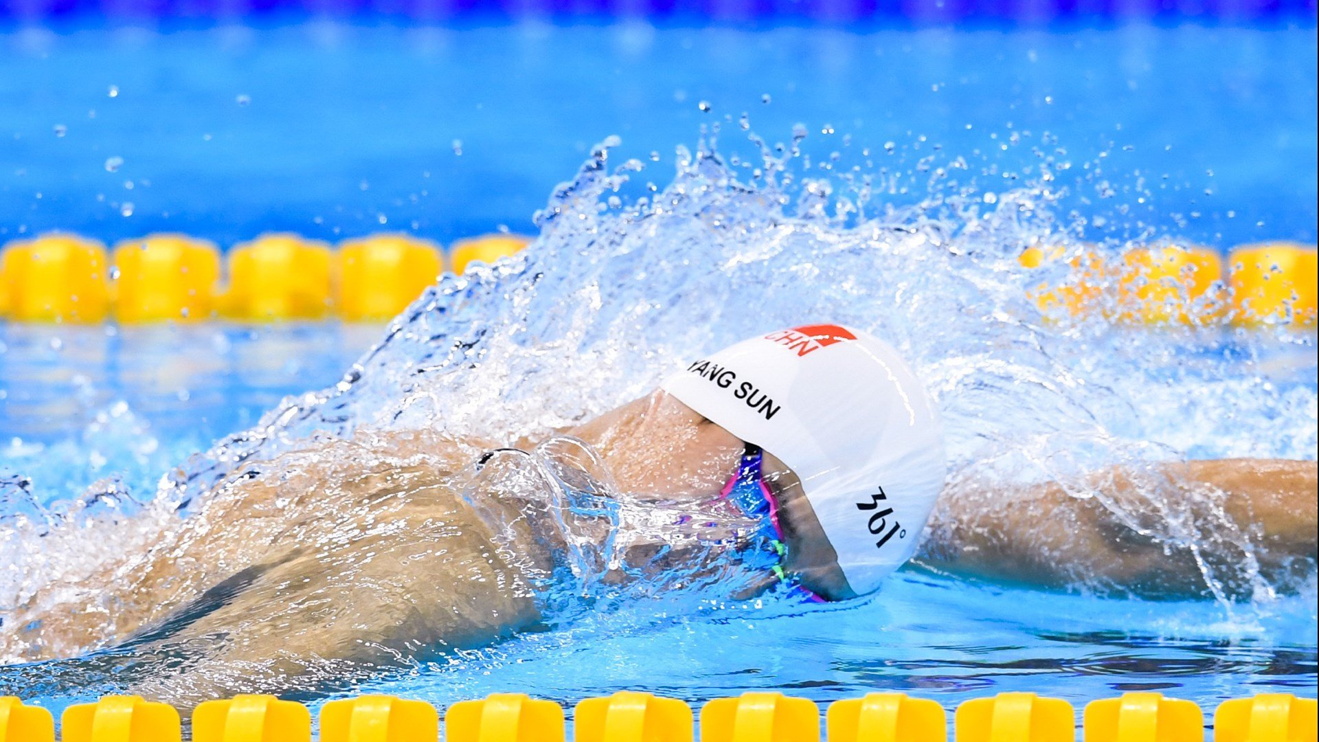 女队中坚力量稳定带队，女队中坚力量稳定带队的是谁