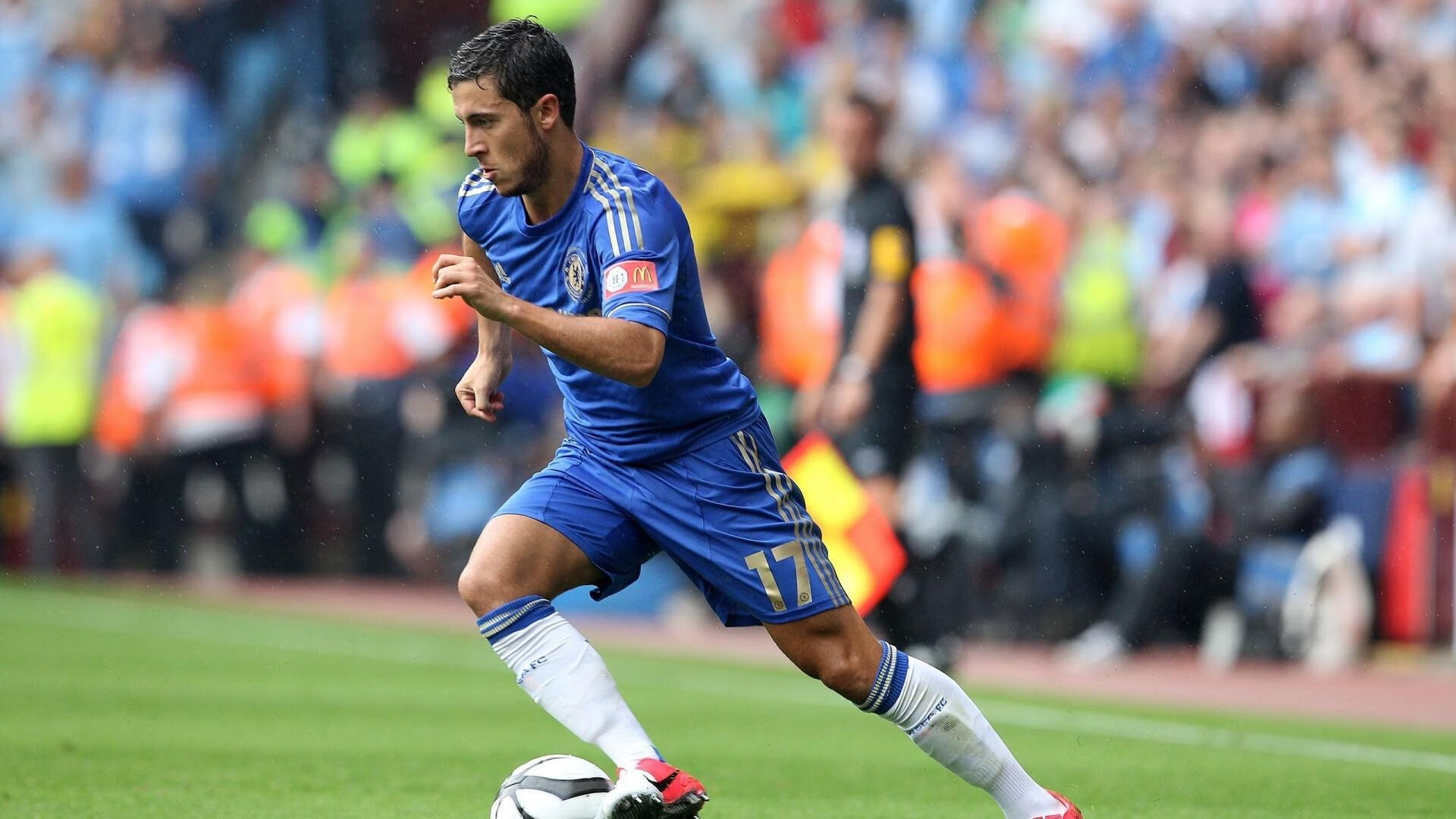 恭喜！F1车手勒克莱尔官宣与女友订婚神仙颜值获赞体坛最美眷侣，勒克莱尔座驾