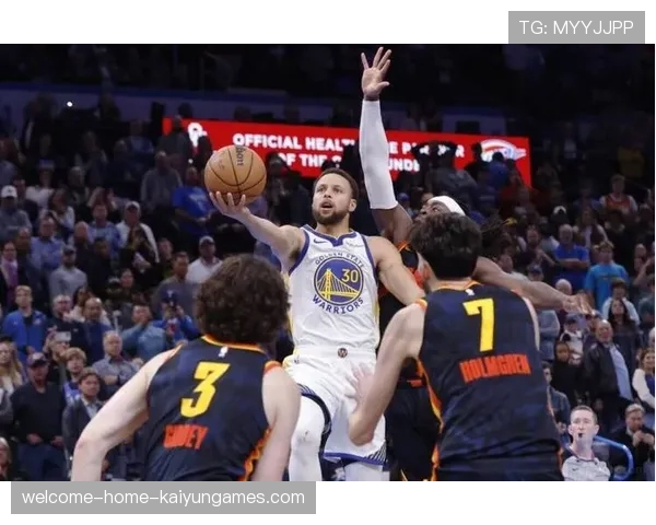 勇士三分手感火热,库里连续命中关键投篮,库里38分勇士双杀 勇士三分手感火热,库里连续命中关键投篮,库里38分勇士双杀